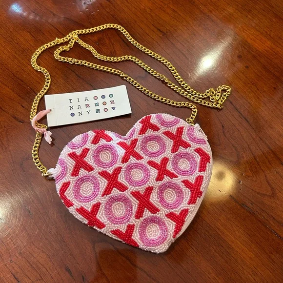 NWT Tiana NY XOXO Heart Chain Strap Bag - Picture 5 of 11